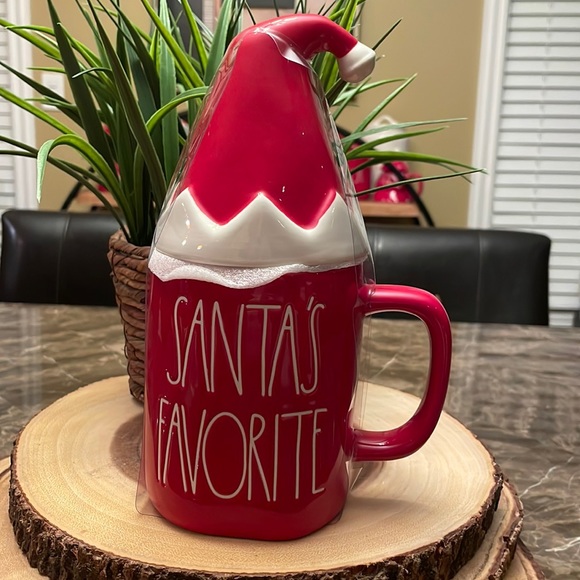 Rae Dunn “Santa’s Favorite” mug with topper - Picture 1 of 1